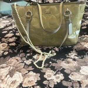 Coach Glossy Olive Tote Bag 💼 $479